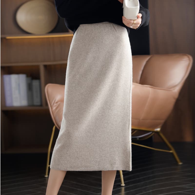ベージュコーデ リブ編み ロングスカート