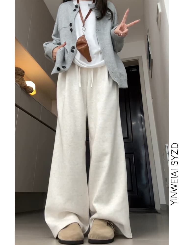 ベージュコーデ ゆるふわワイドパンツ
