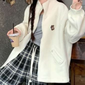 ベージュコーデ ふんわりルーズ学生ジャケット
