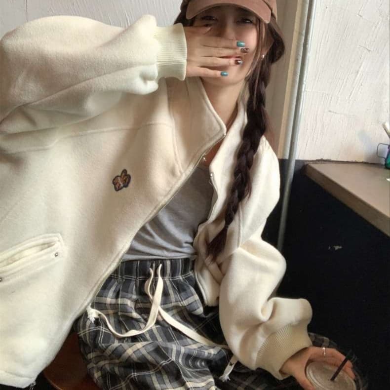 ベージュコーデ ふんわりルーズ学生ジャケット