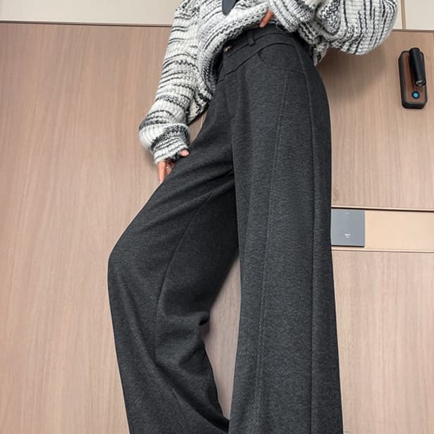 ベージュコーデ ウォーム ストレート ワイドパンツ
