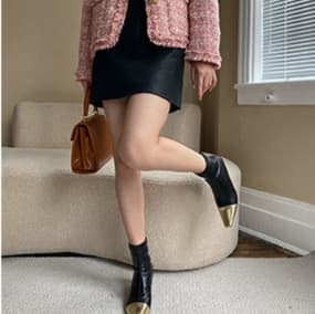 ベージュコーデ レトロクラシック ミニスカート