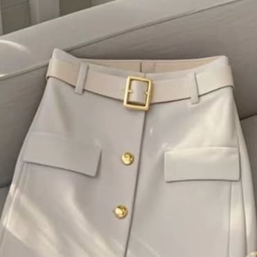 ベージュコーデ フロントボタン付きベルト付きロングスカート