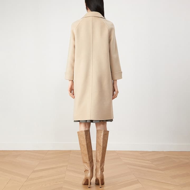 ベージュコーデ 優美シルエットロングコート