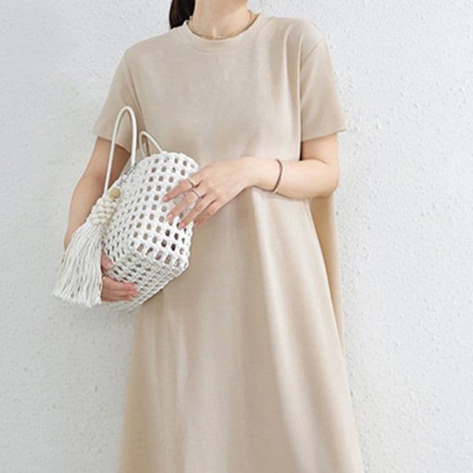 ベージュコーデ ゆったりAラインワンピース トップス 夏