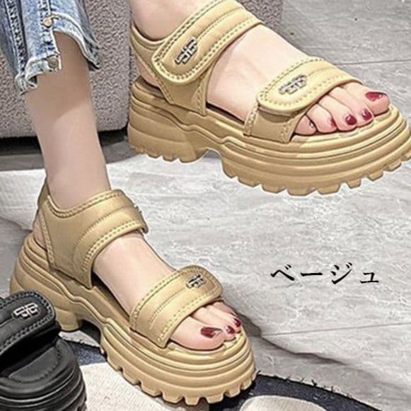 ベージュコーデ 厚底ベルクロサンダル 夏用軽量靴