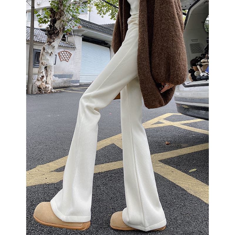 ベージュコーデ リブ編みワイドパンツ