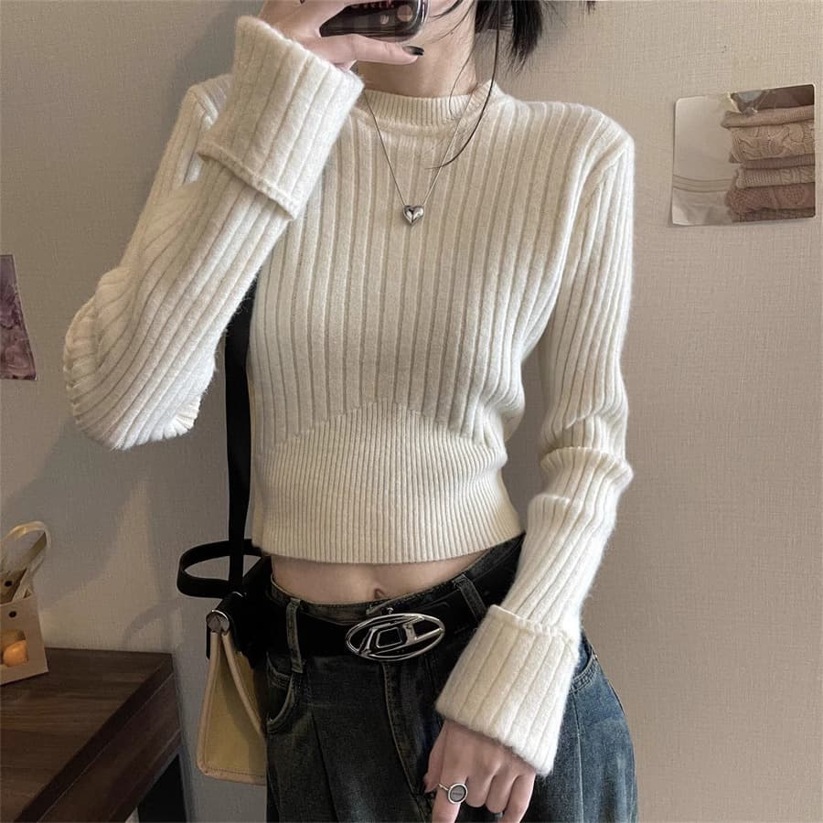 ベージュコーデ リブ編みショート丈長袖ニット