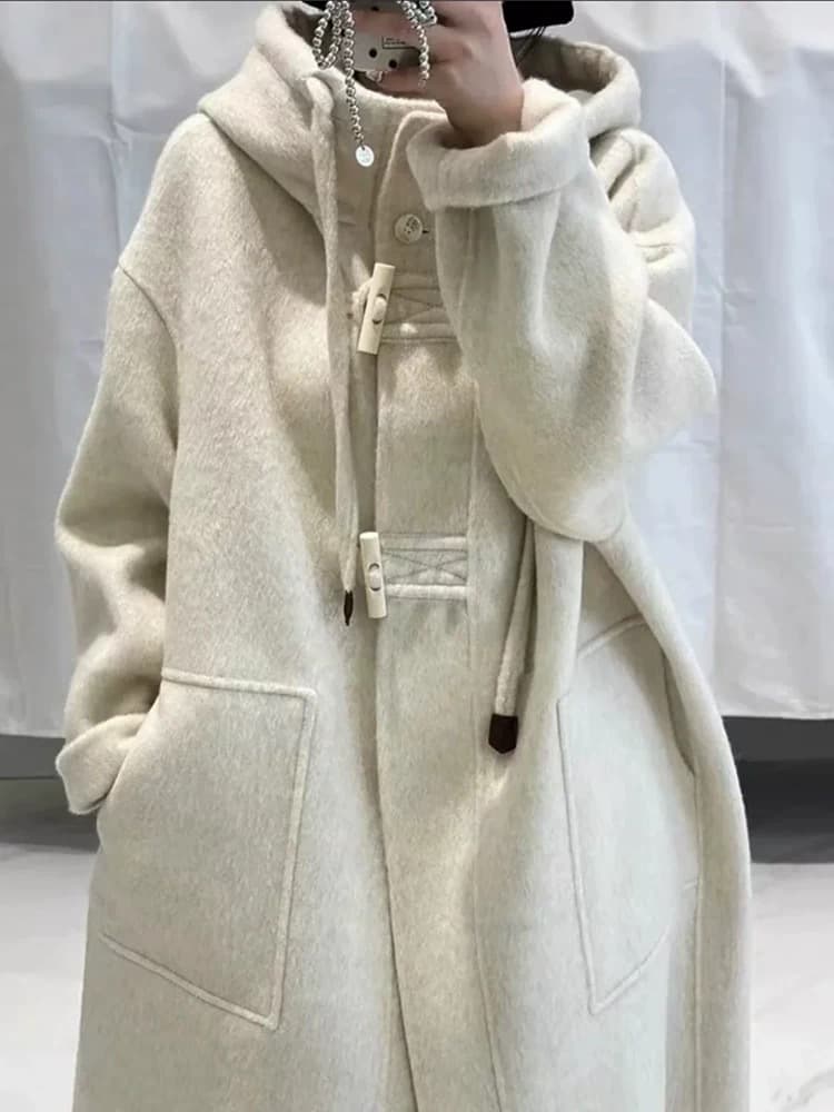 ベージュコーデ ダッフルフード付きロングコート