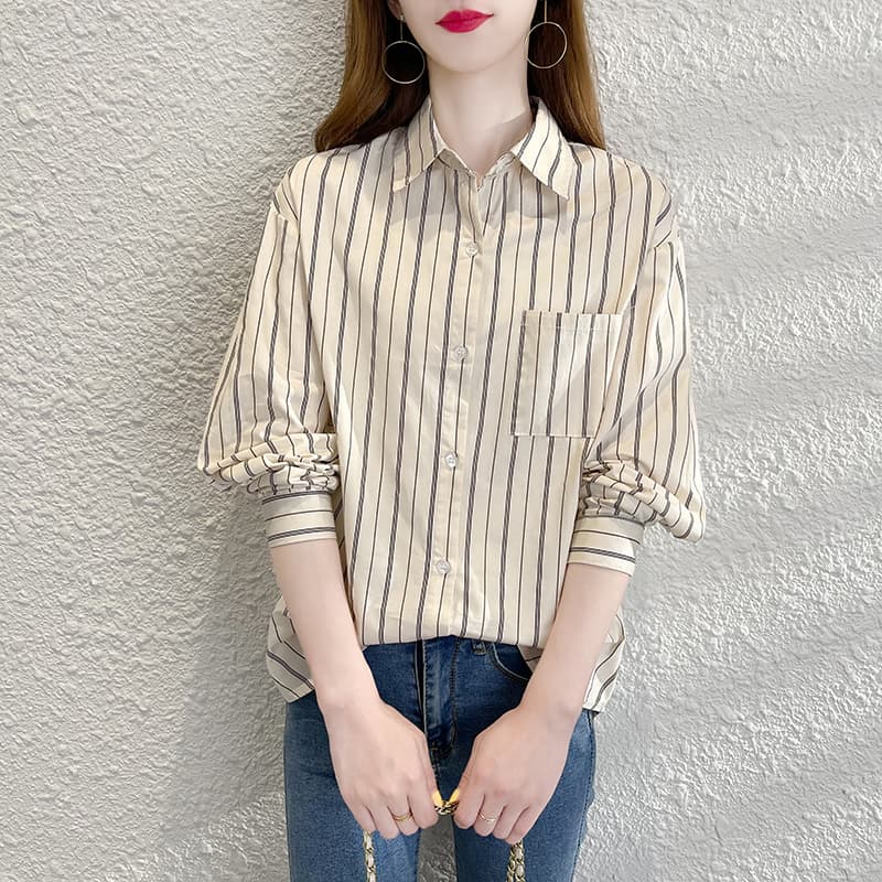 ベージュコーデ ストライプ柄シースルーシャツ