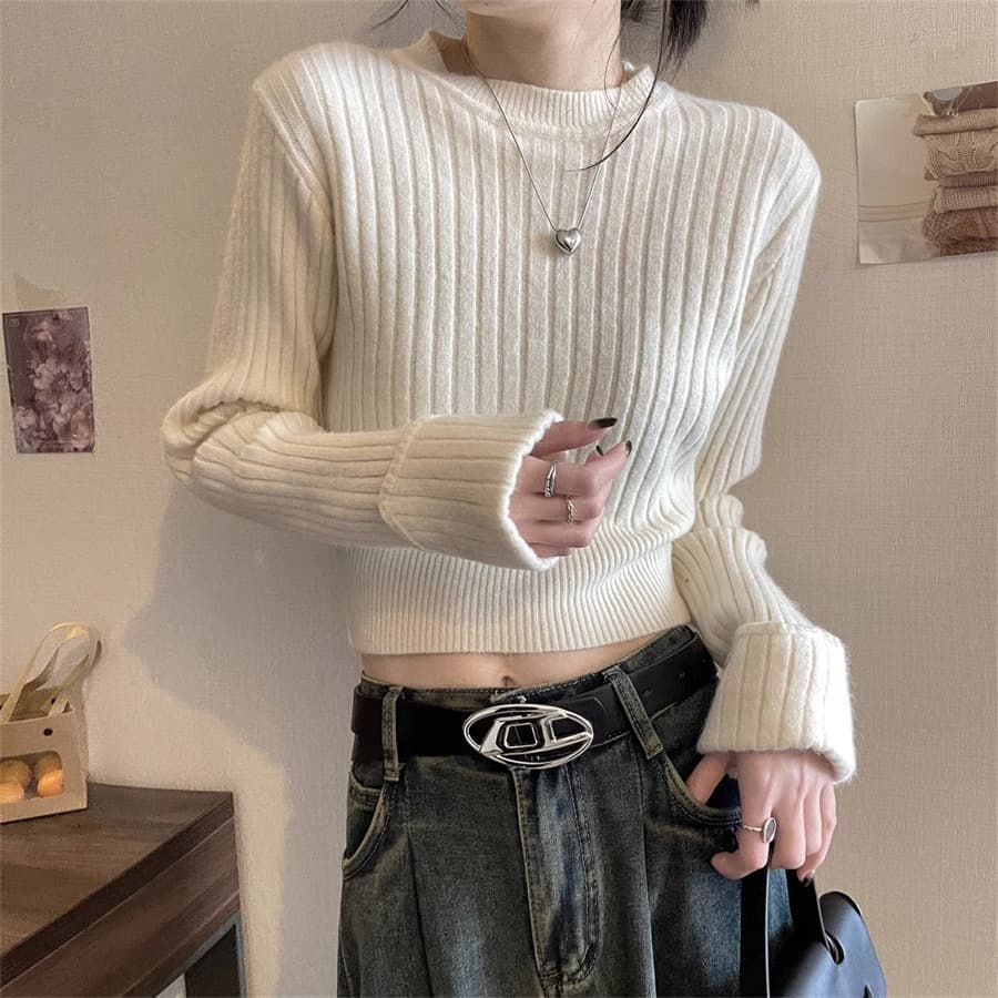 ベージュコーデ リブ編みショート丈長袖ニット