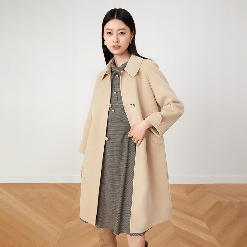ベージュコーデ 優美シルエットロングコート