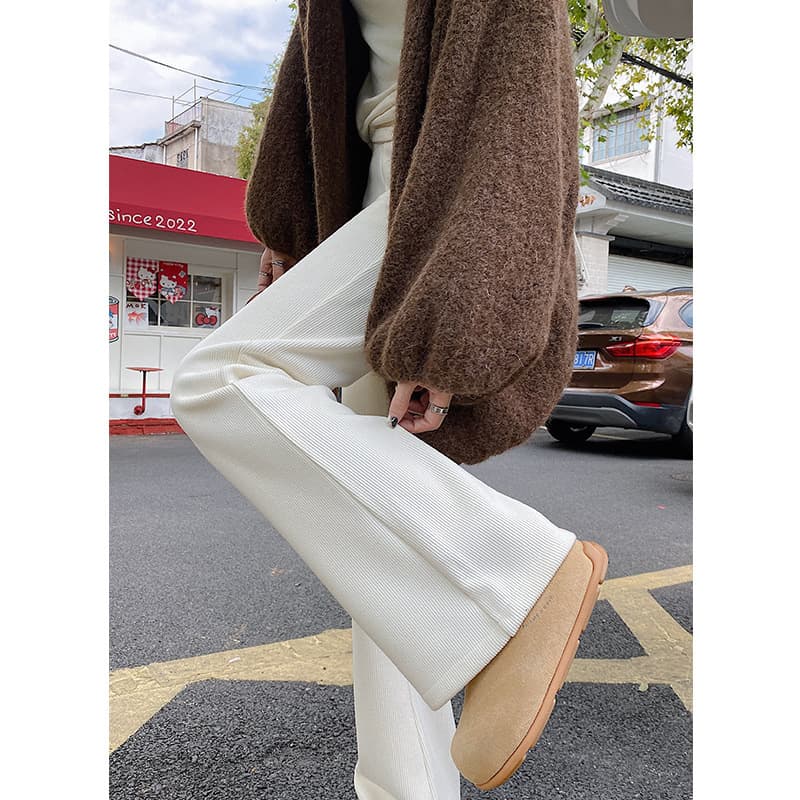 ベージュコーデ リブ編みワイドパンツ