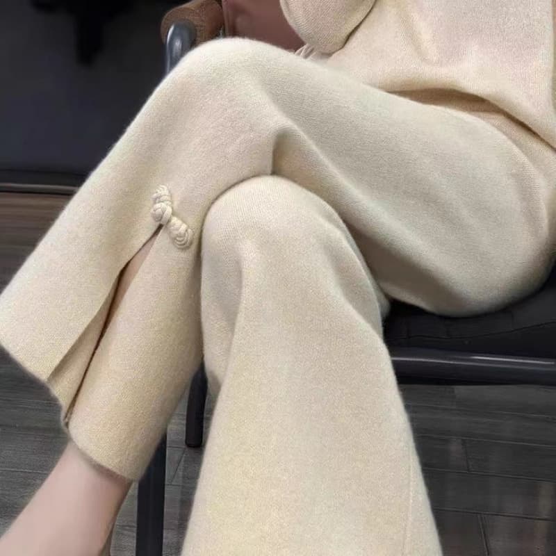 ベージュコーデ 華やかフロントスリットパンツ