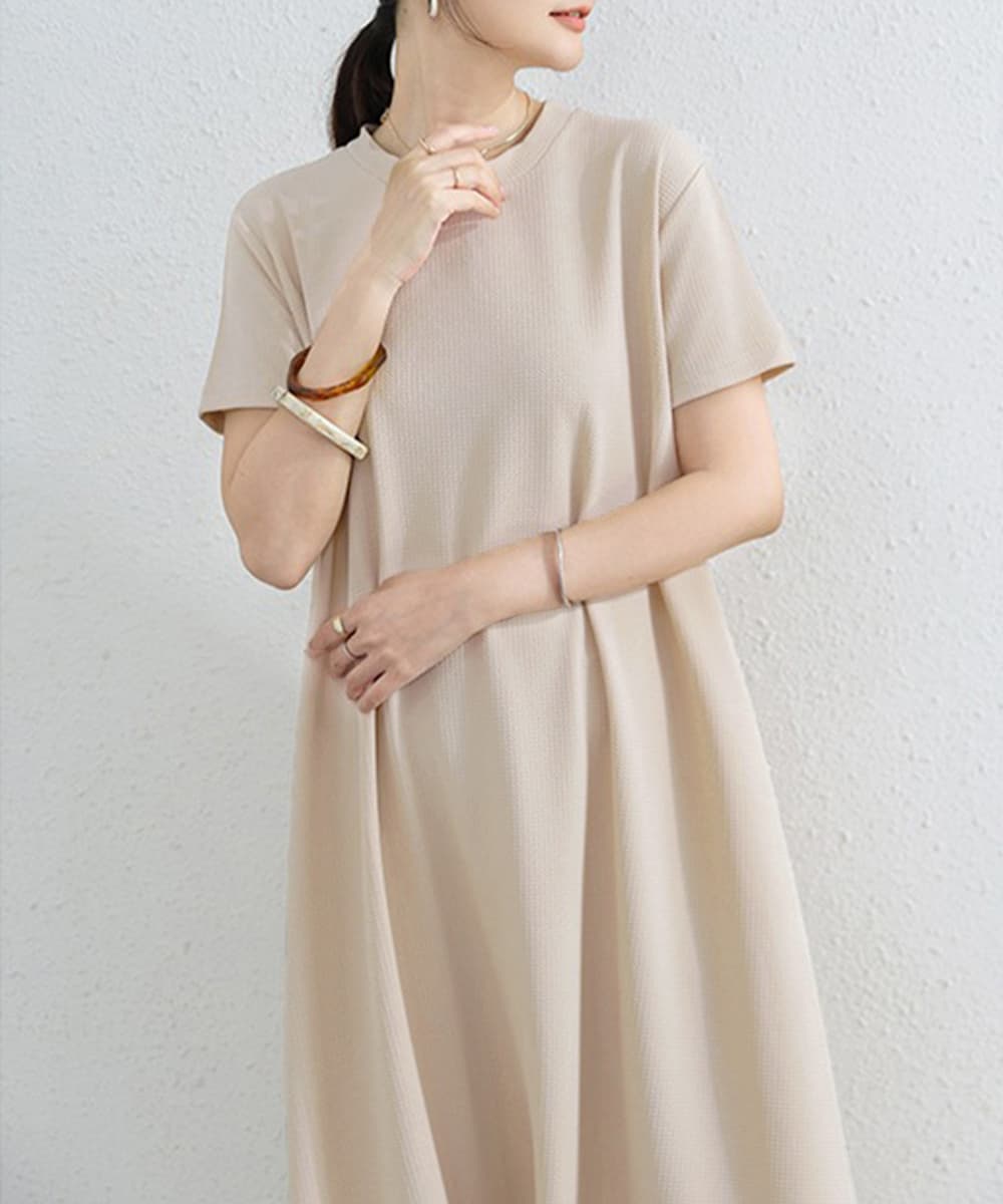 ベージュコーデ ゆったりAラインワンピース トップス 夏