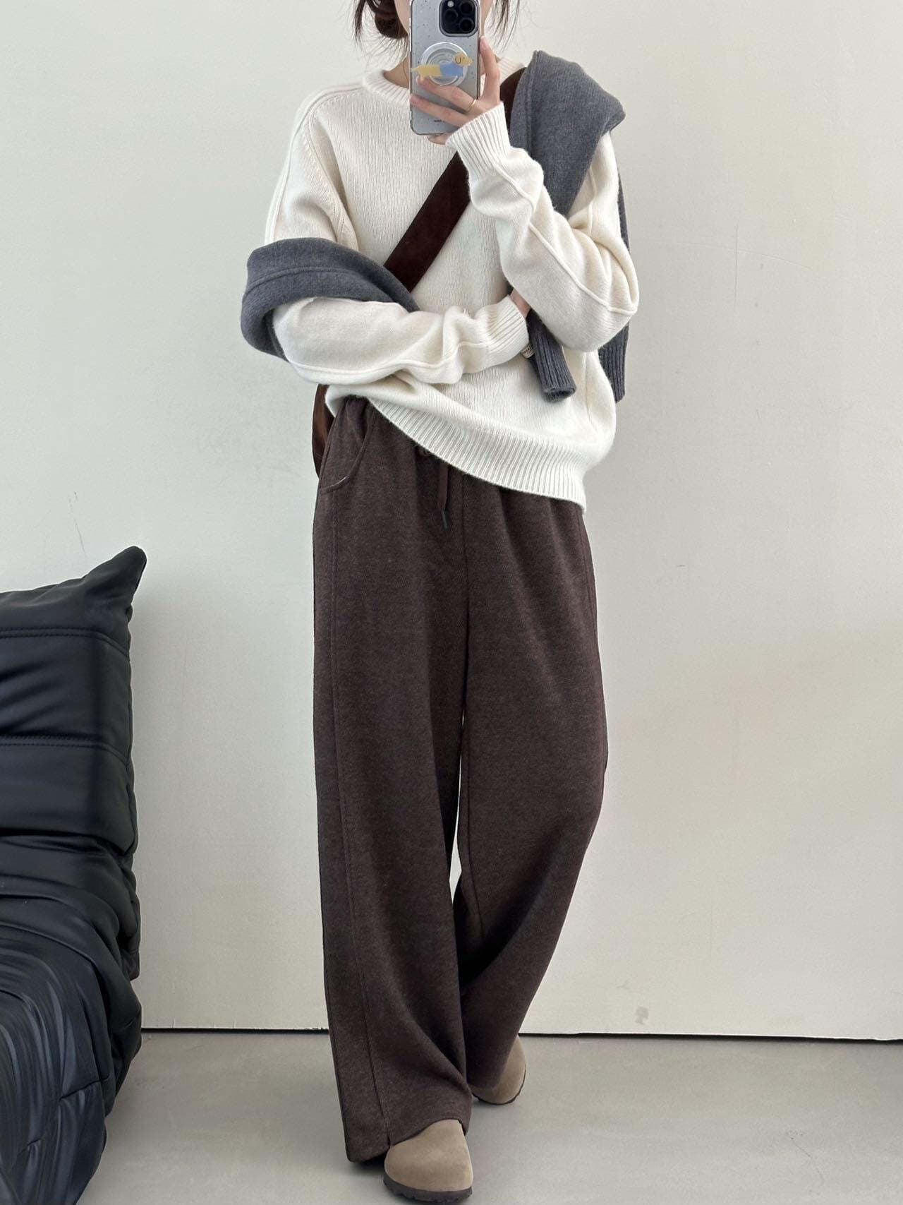 ベージュコーデ リラックスウエストワイドパンツ