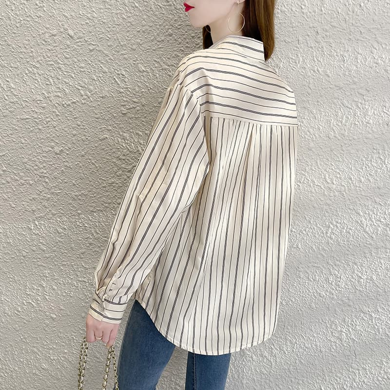 ベージュコーデ ストライプ柄シースルーシャツ