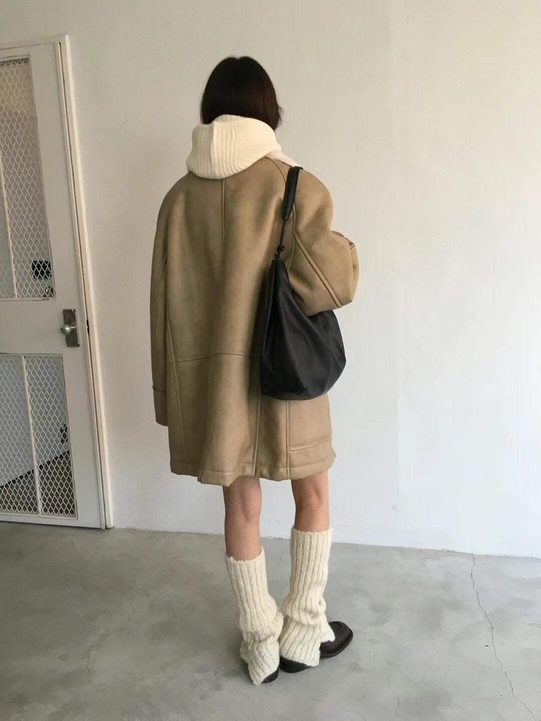 ベージュコーデ ムートン風裏起毛ロングコート