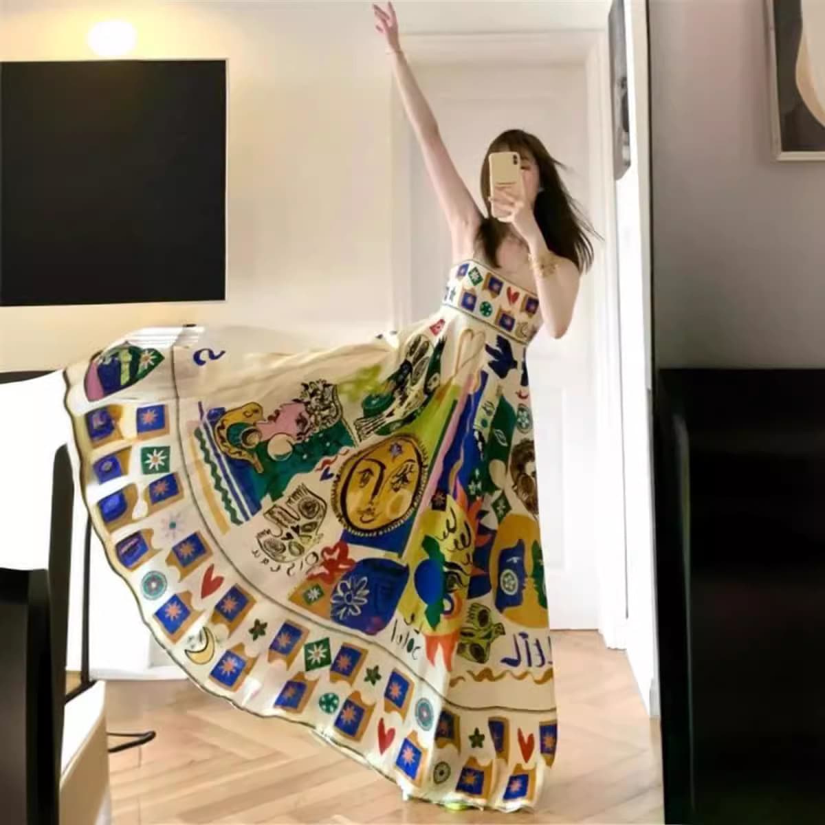 ベージュコーデ ベージュベースのフラワーワンピース