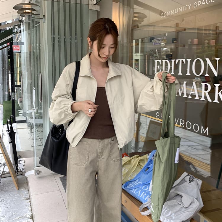 ベージュコーデ 軽やかカジュアルブルゾン